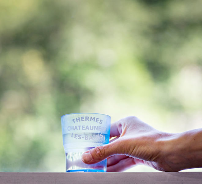 chateauneuf-les-bains-Verre-01